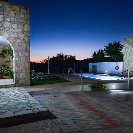 Villa Silvia By Andrian Villas Kalamitsion Alexandrou Bagian luar foto