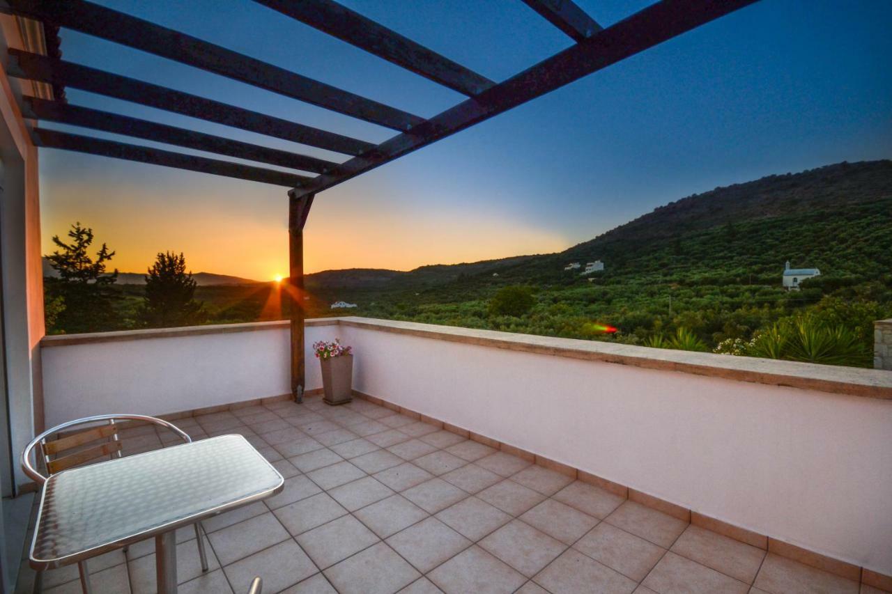 Villa Silvia By Andrian Villas Kalamitsion Alexandrou Bagian luar foto