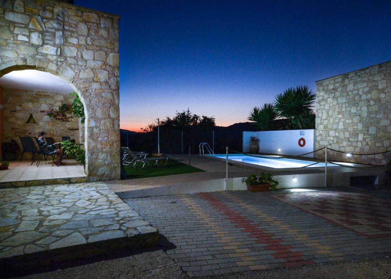 Villa Silvia By Andrian Villas Kalamitsion Alexandrou Bagian luar foto